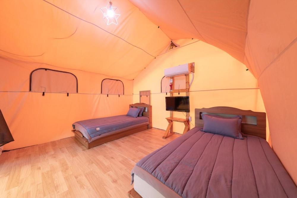 Inje Naerincheon Glamping Hotel Cameră foto