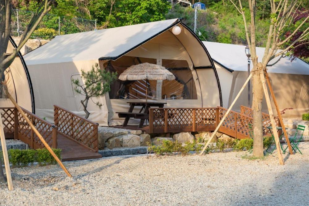 Inje Naerincheon Glamping Hotel Exterior foto