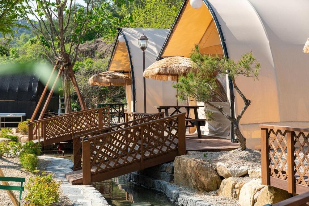 Inje Naerincheon Glamping Hotel Exterior foto