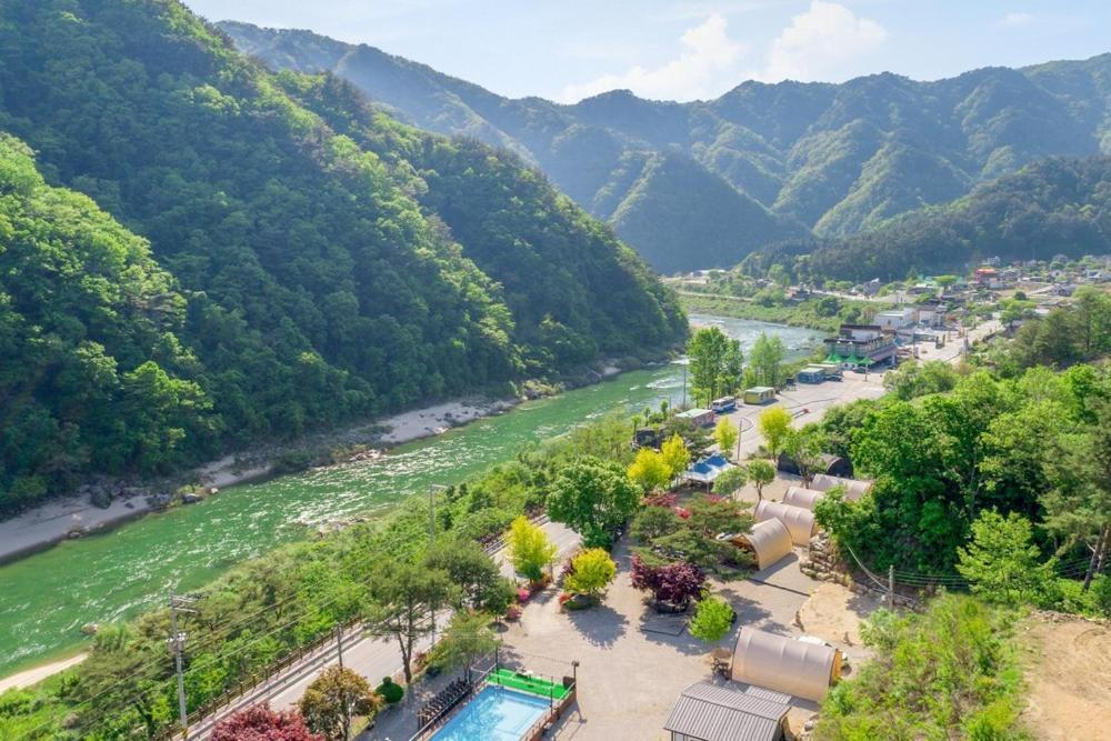 Inje Naerincheon Glamping Hotel Exterior foto