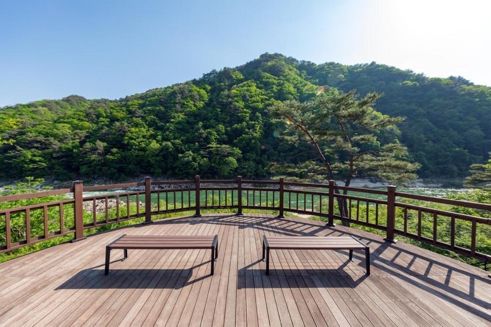 Inje Naerincheon Glamping Hotel Exterior foto