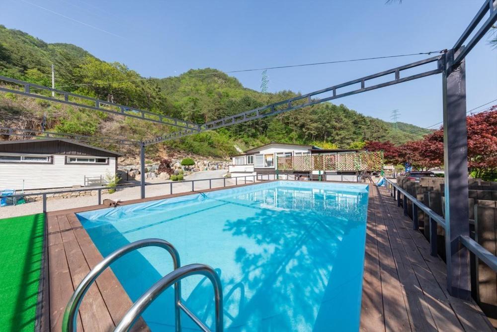 Inje Naerincheon Glamping Hotel Exterior foto